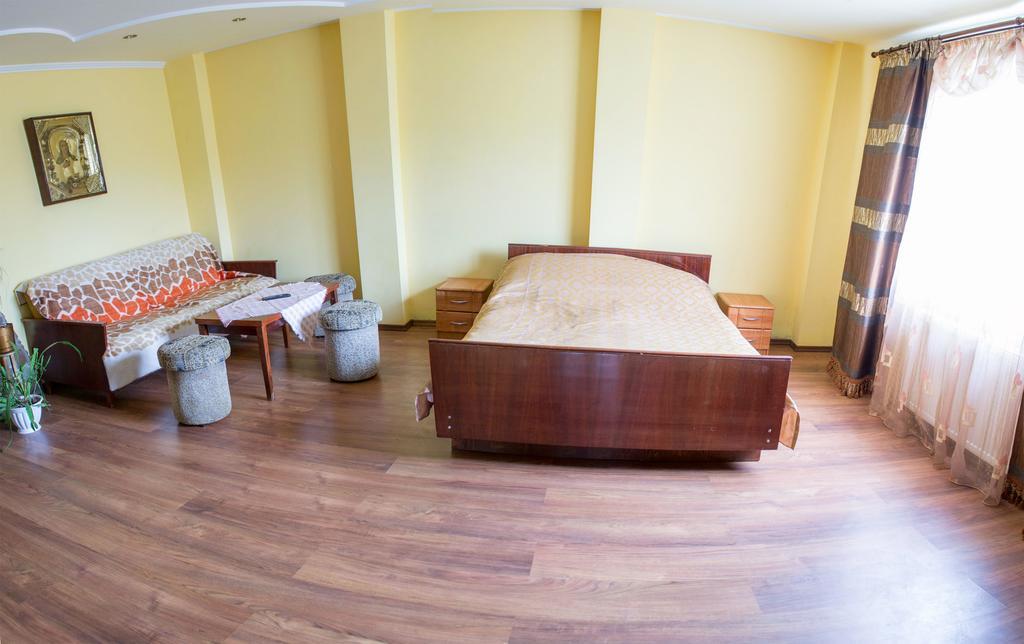 Guest House Cherepaha Kamianets-Podilskyi Εξωτερικό φωτογραφία